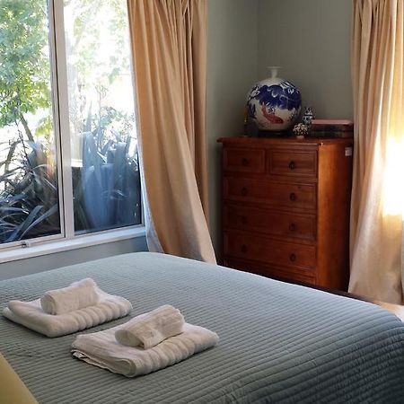 Delamain Holiday House And B&B Крайстчърч Екстериор снимка