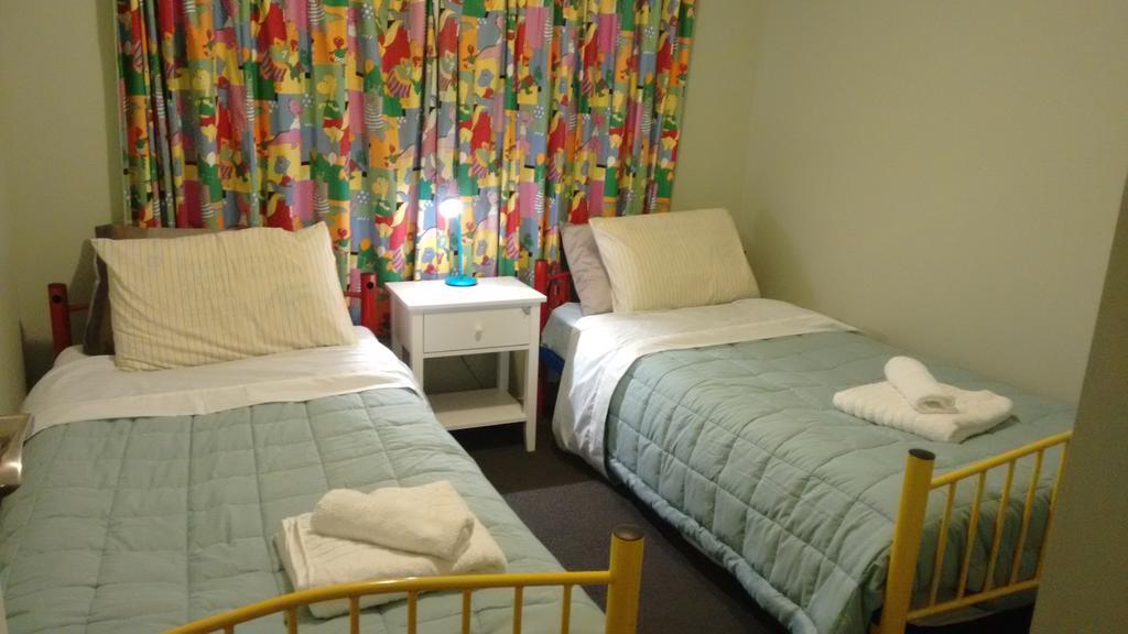 Delamain Holiday House And B&B Крайстчърч Екстериор снимка